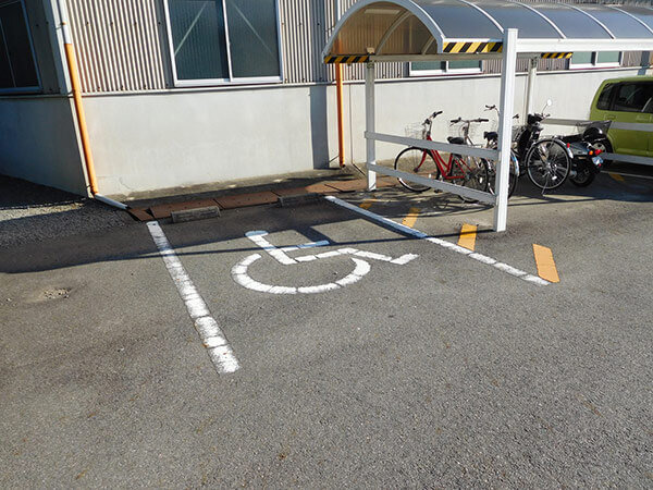 身障者用駐車場（駐輪場横）