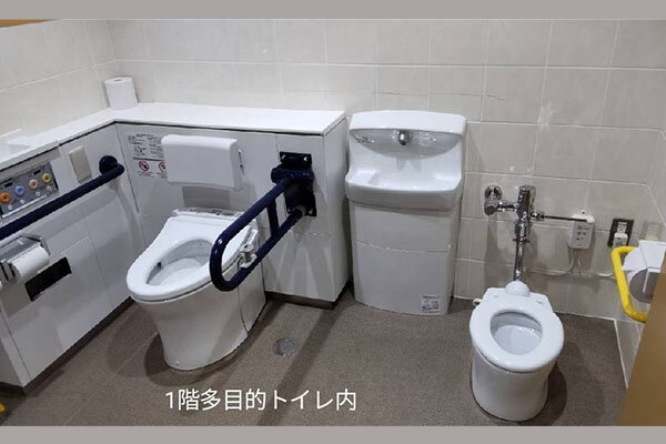 1階多目的トイレ内(子供用トイレ有り)