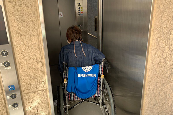 エレベーター車椅子で乗ったところ